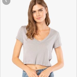🥝 grey cropped v neck